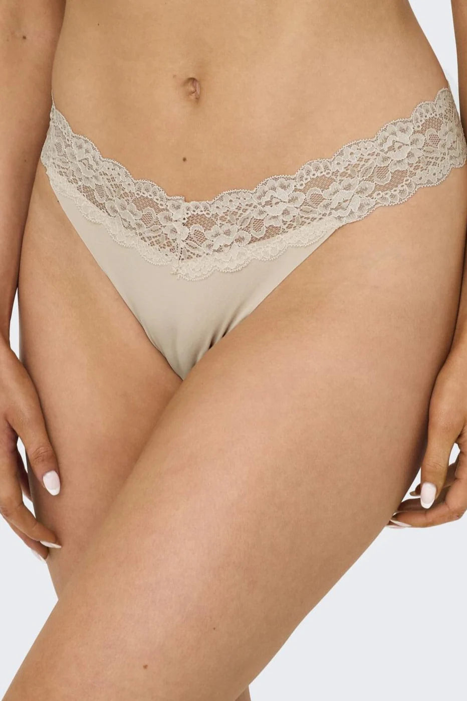 ONLY CHLOE LACE THONG