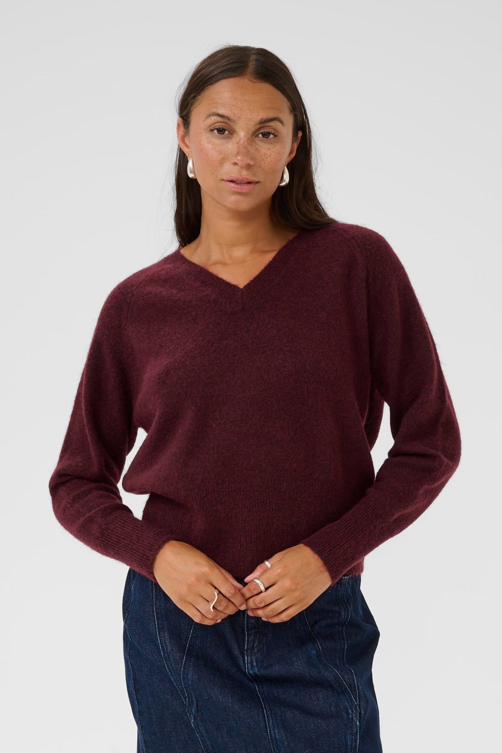 KAFFE NIEL V-NECK PULLOVER