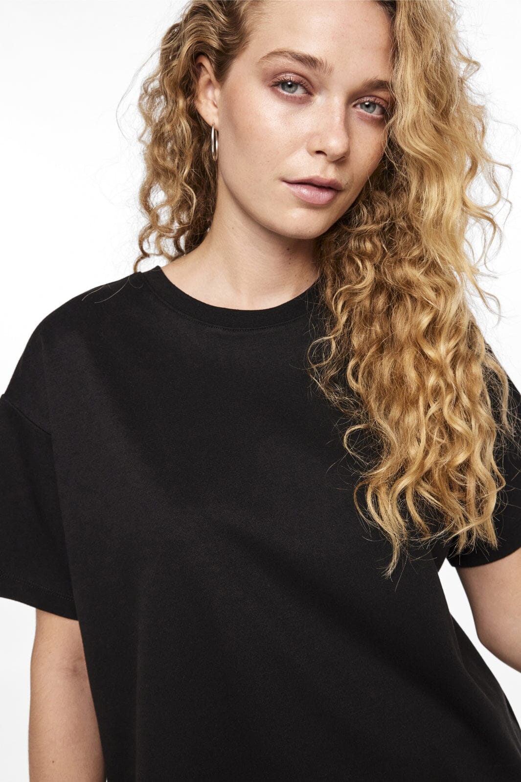 PIECES SKYLAR SS OVERSIZED TEE