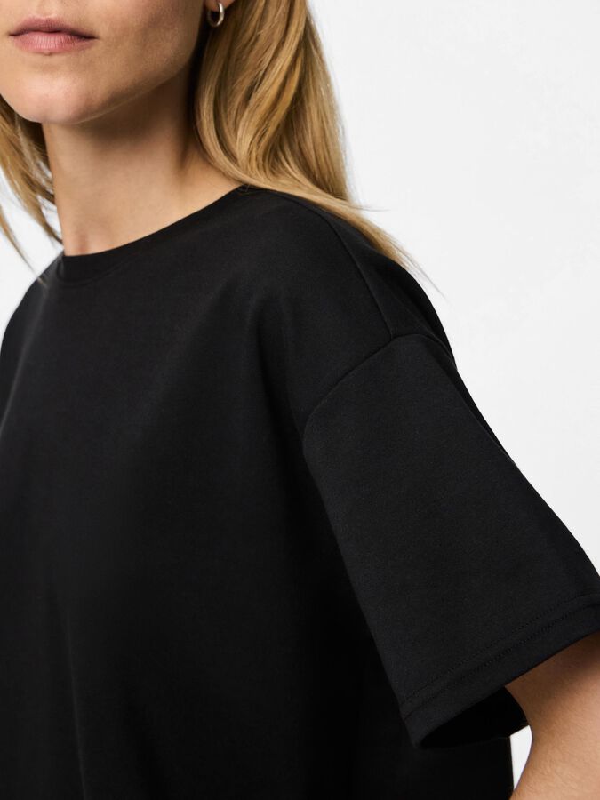 PIECES SKYLAR SS OVERSIZED TEE - BLACK