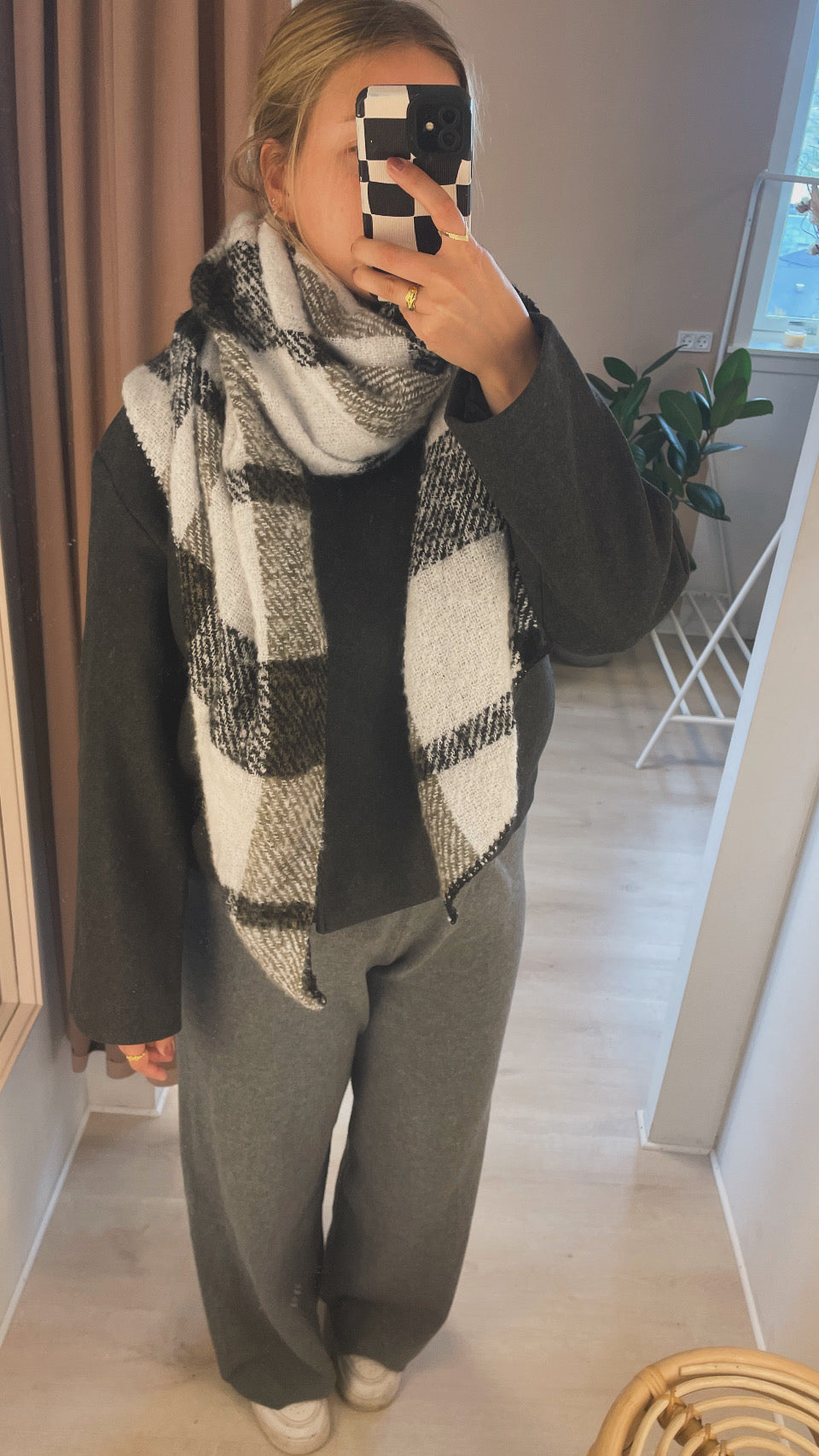 ONLY LIMA NEW CHECK SCARF