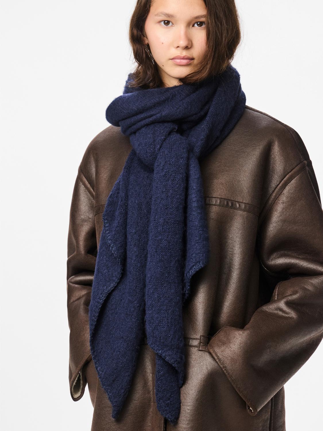 PIECES PYRON LONG SCARF