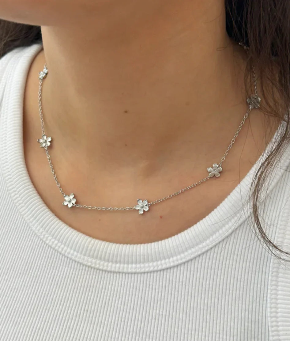 SISTIE2ND CAMELLIA NECKLACE
