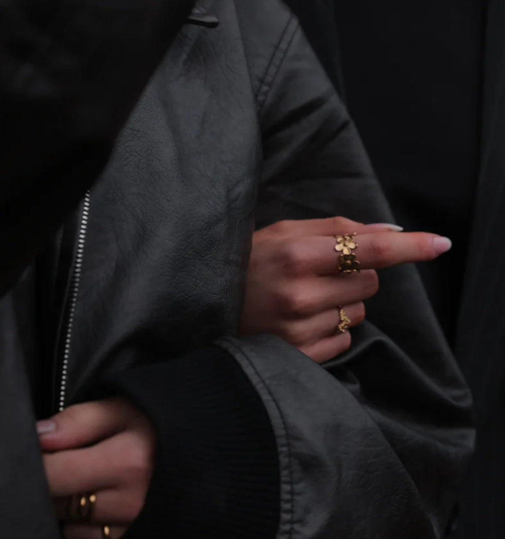 SISTIE2ND CAMELLIA RING