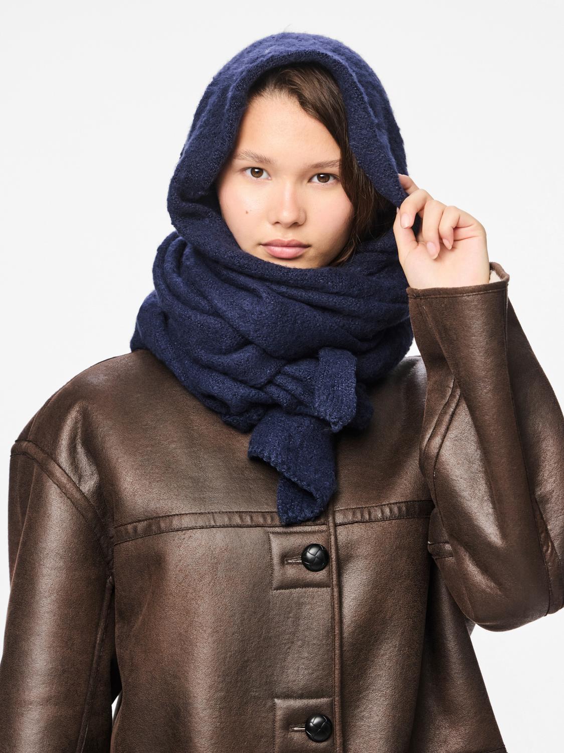 PIECES PYRON LONG SCARF