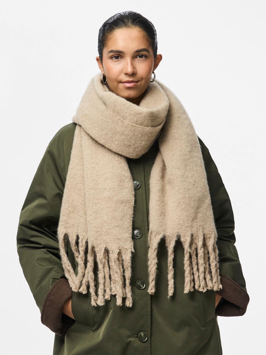 PIECES NIKITA LONG SCARF
