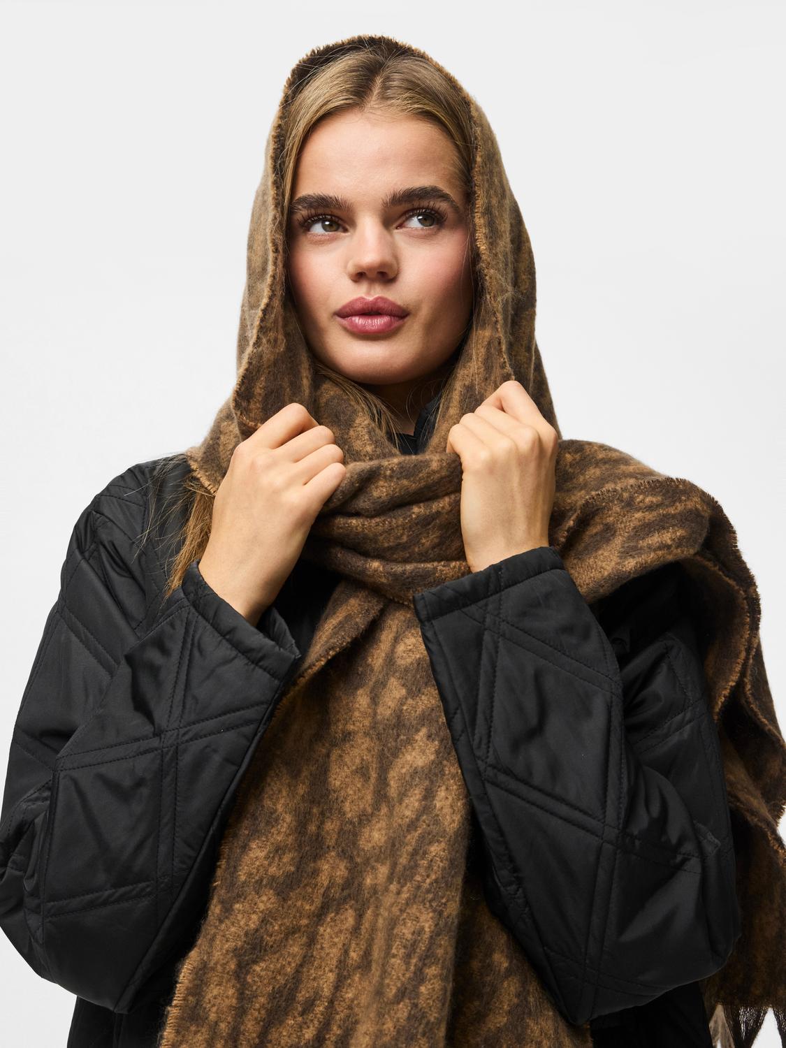 PIECES NAYA LONG SCARF