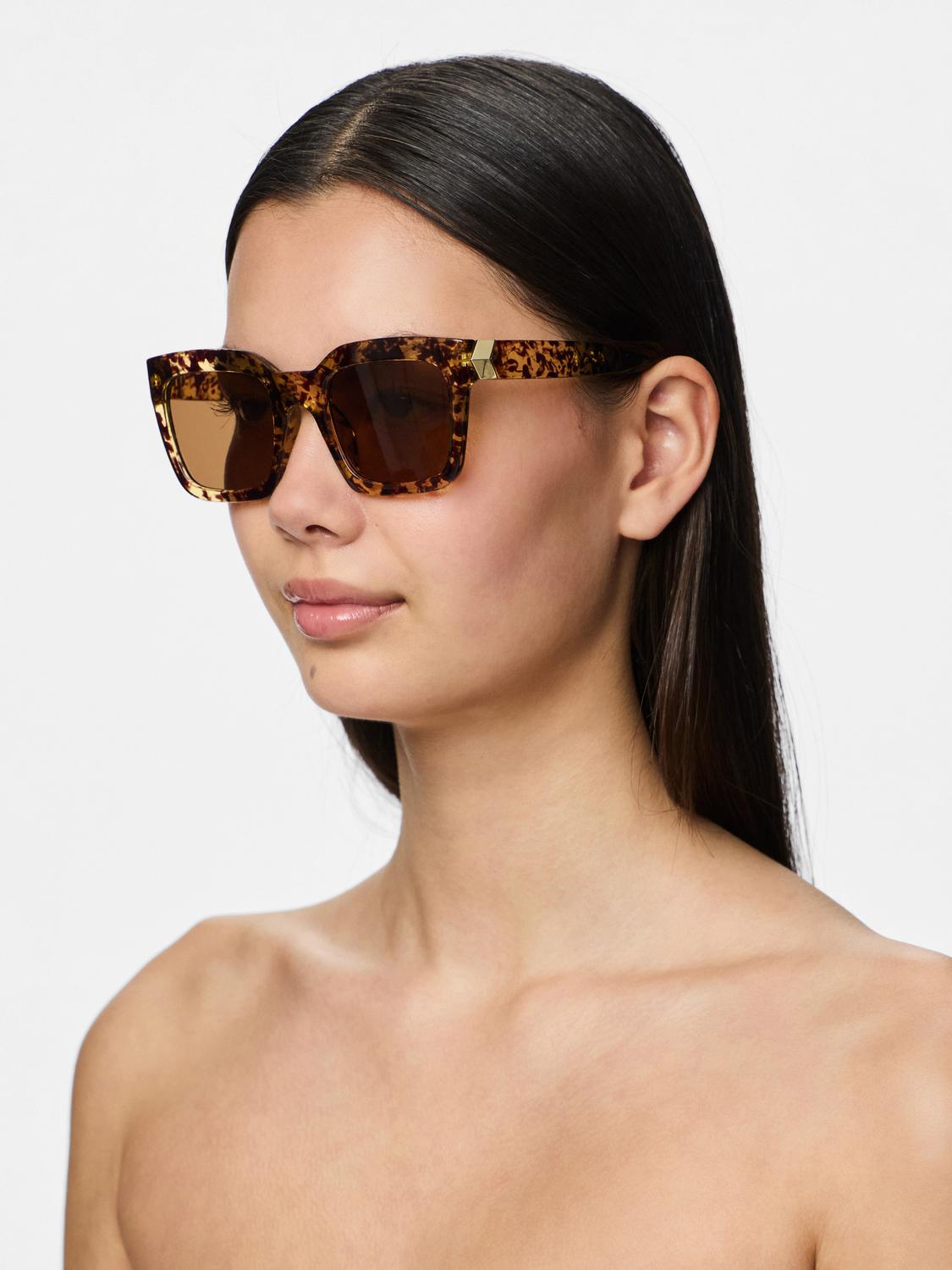 PIECES BALLA SUNGLASSES