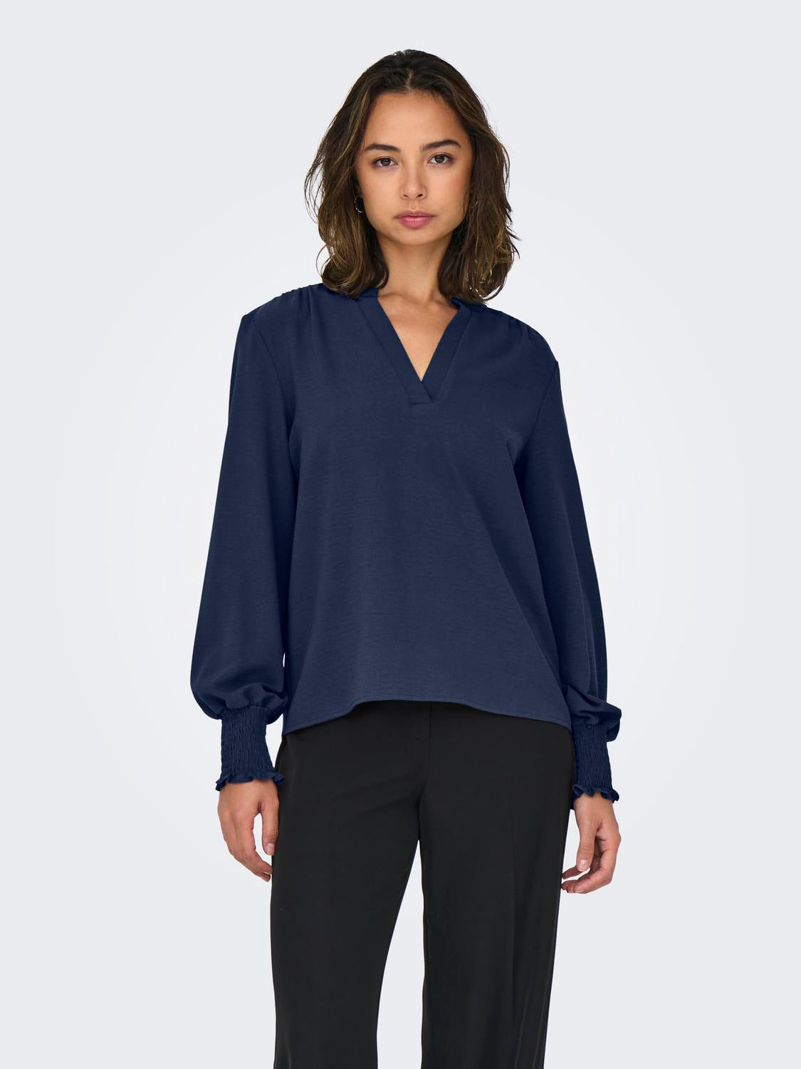 ONLY METTE V-NECK LS SMOCK TOP