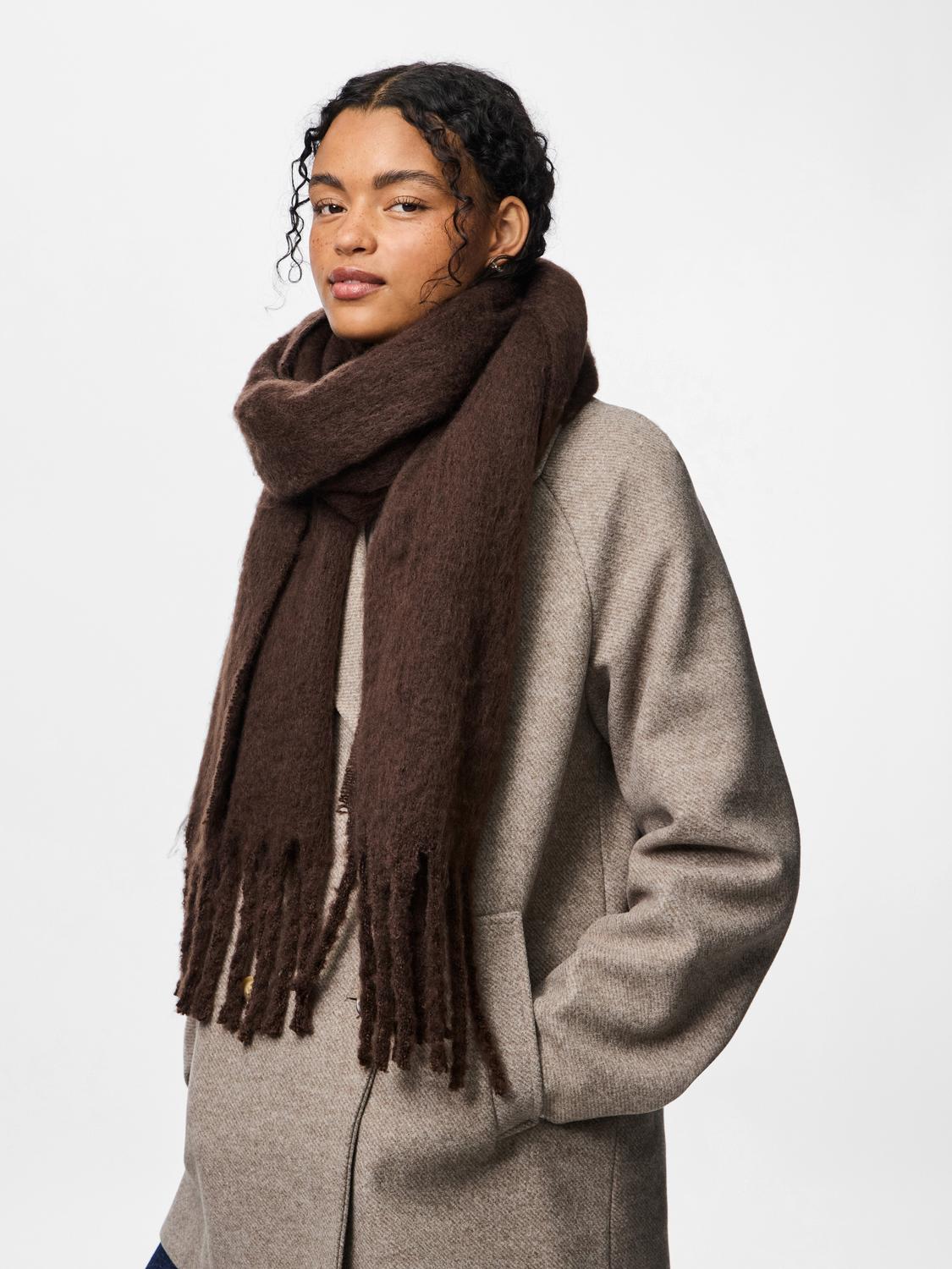 PIECES NIKITA LONG SCARF