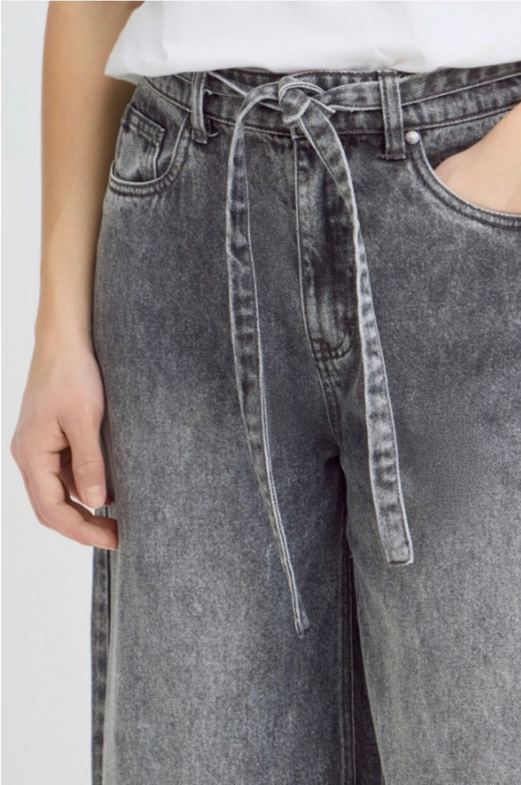 PULZ JEANS CRYSTAL UHW SHORTS