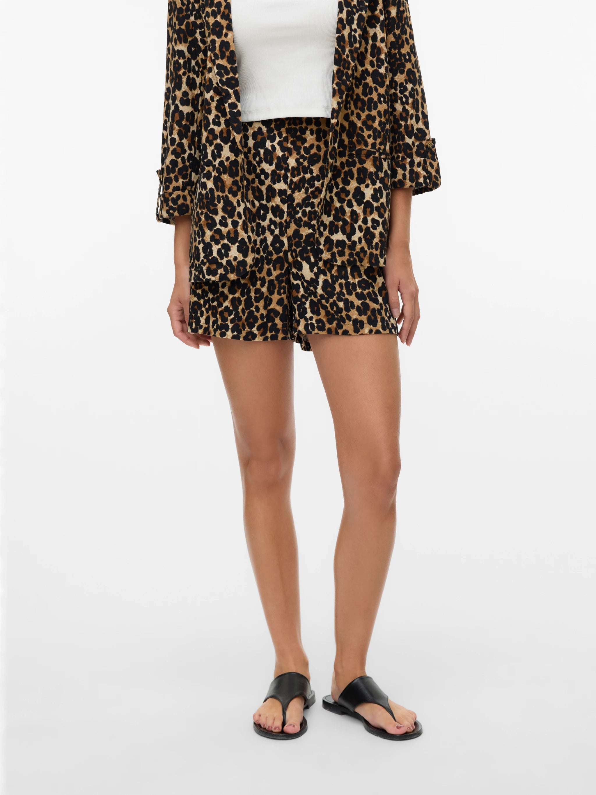 VERO MODA JESMILO HW SHORTS