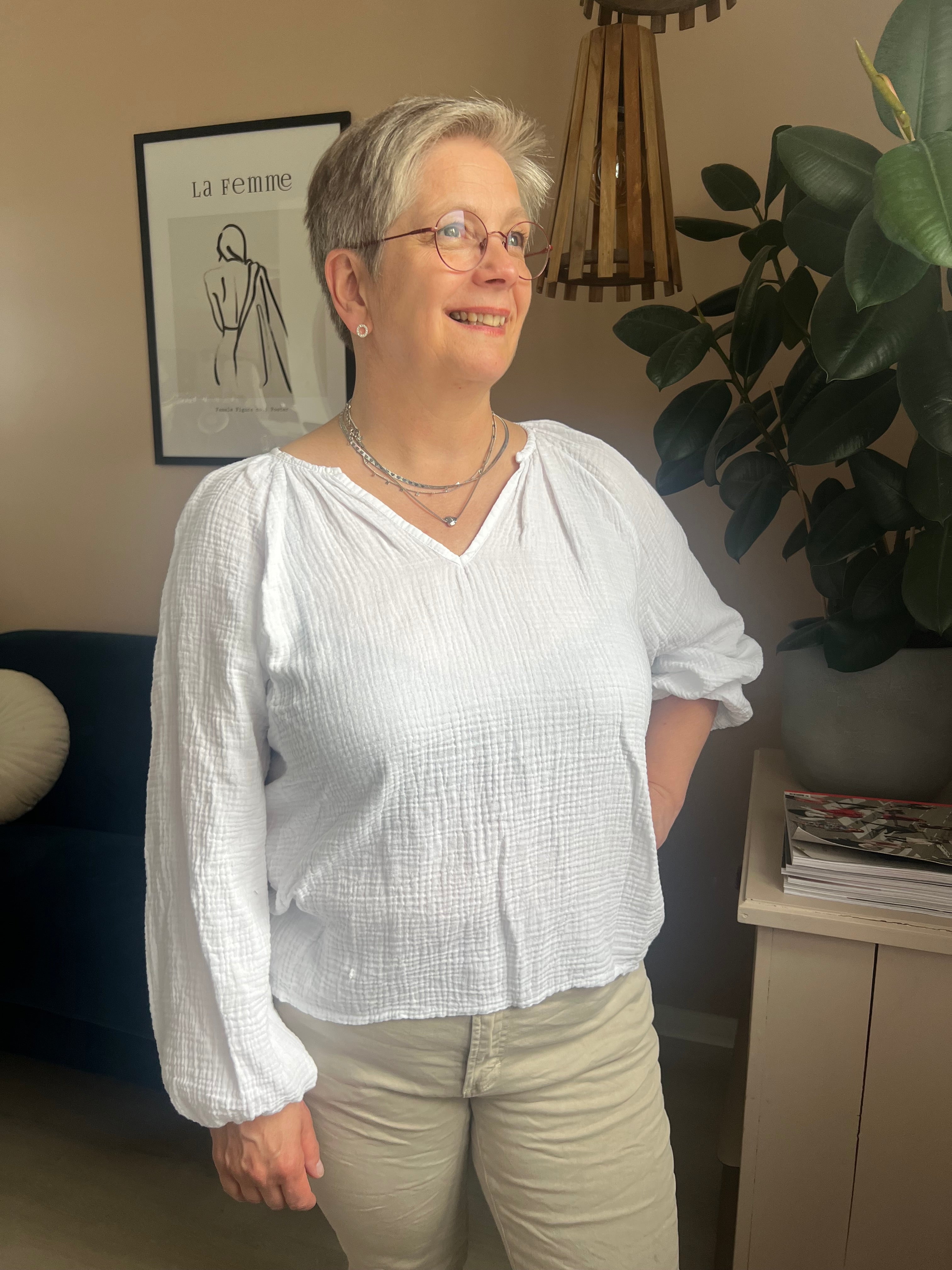 HOFFMANN L/S V-NECK BLOUSE