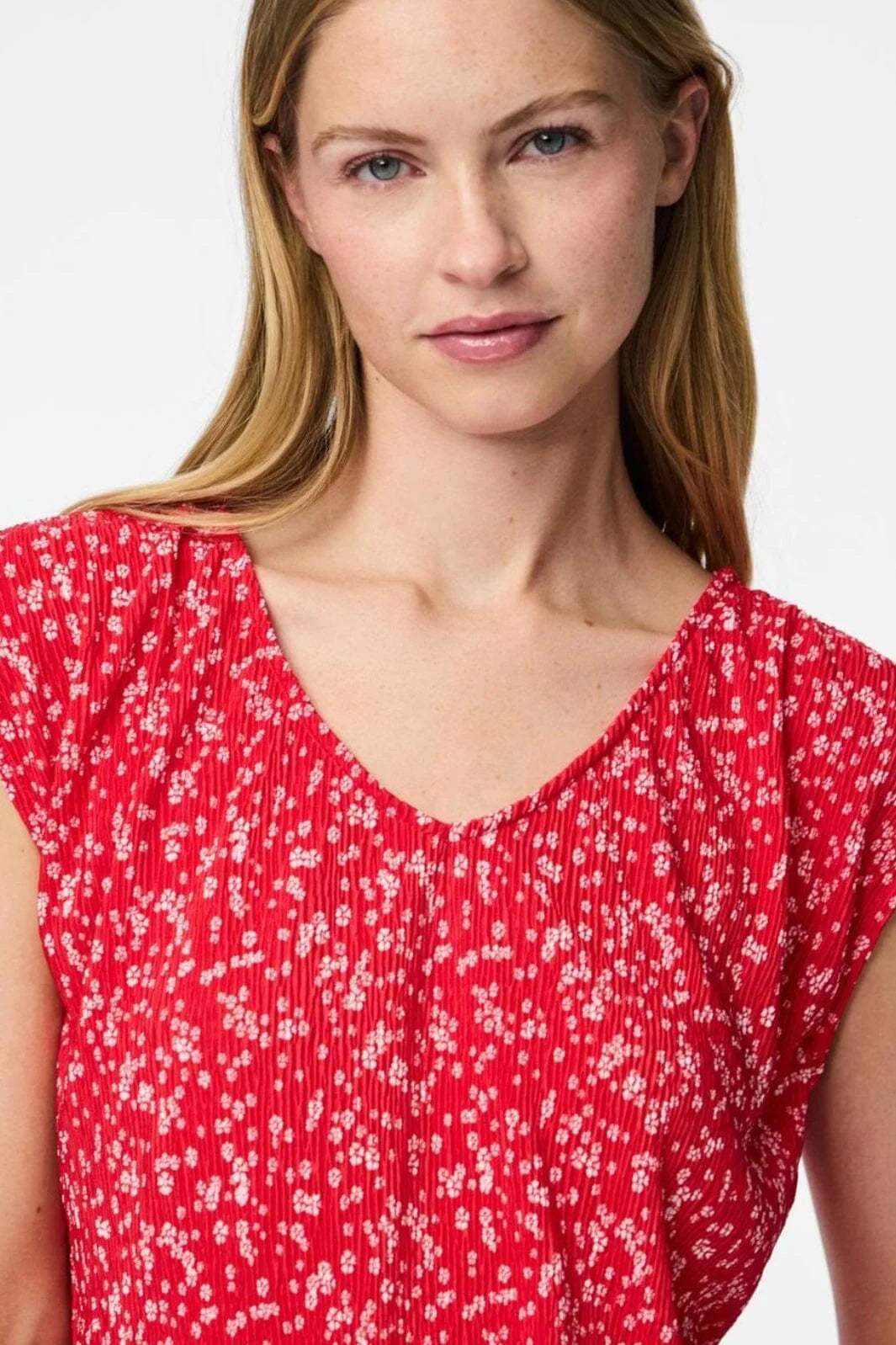 PIECES FLORA SS V-NECK TOP