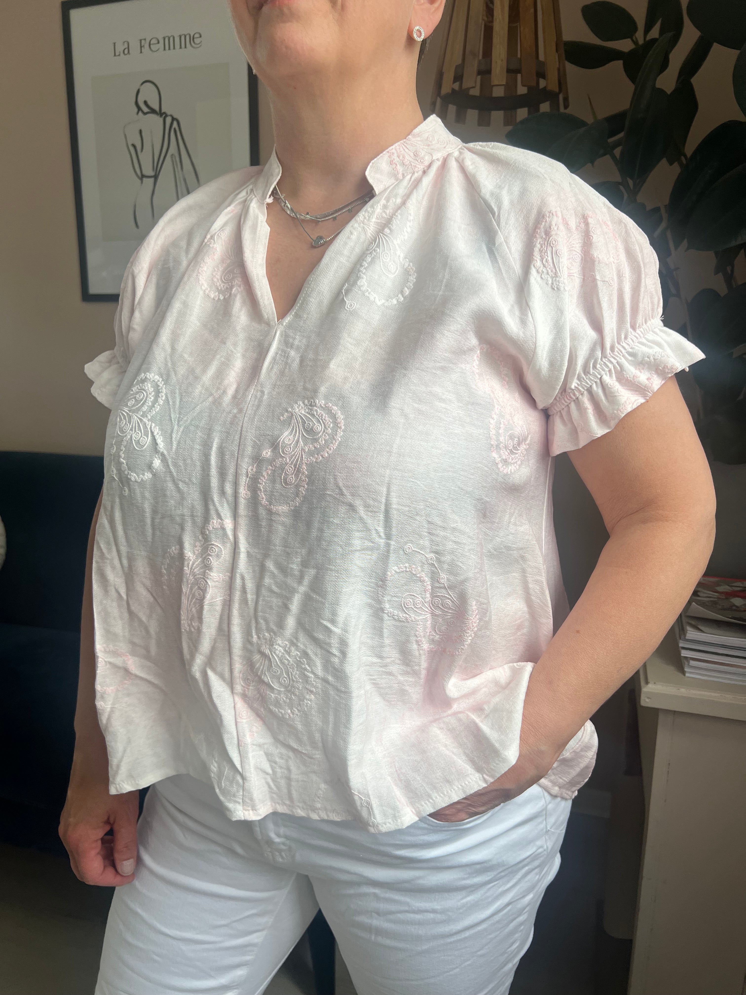 HOFFMANN V-NECK S/S BLOUSE
