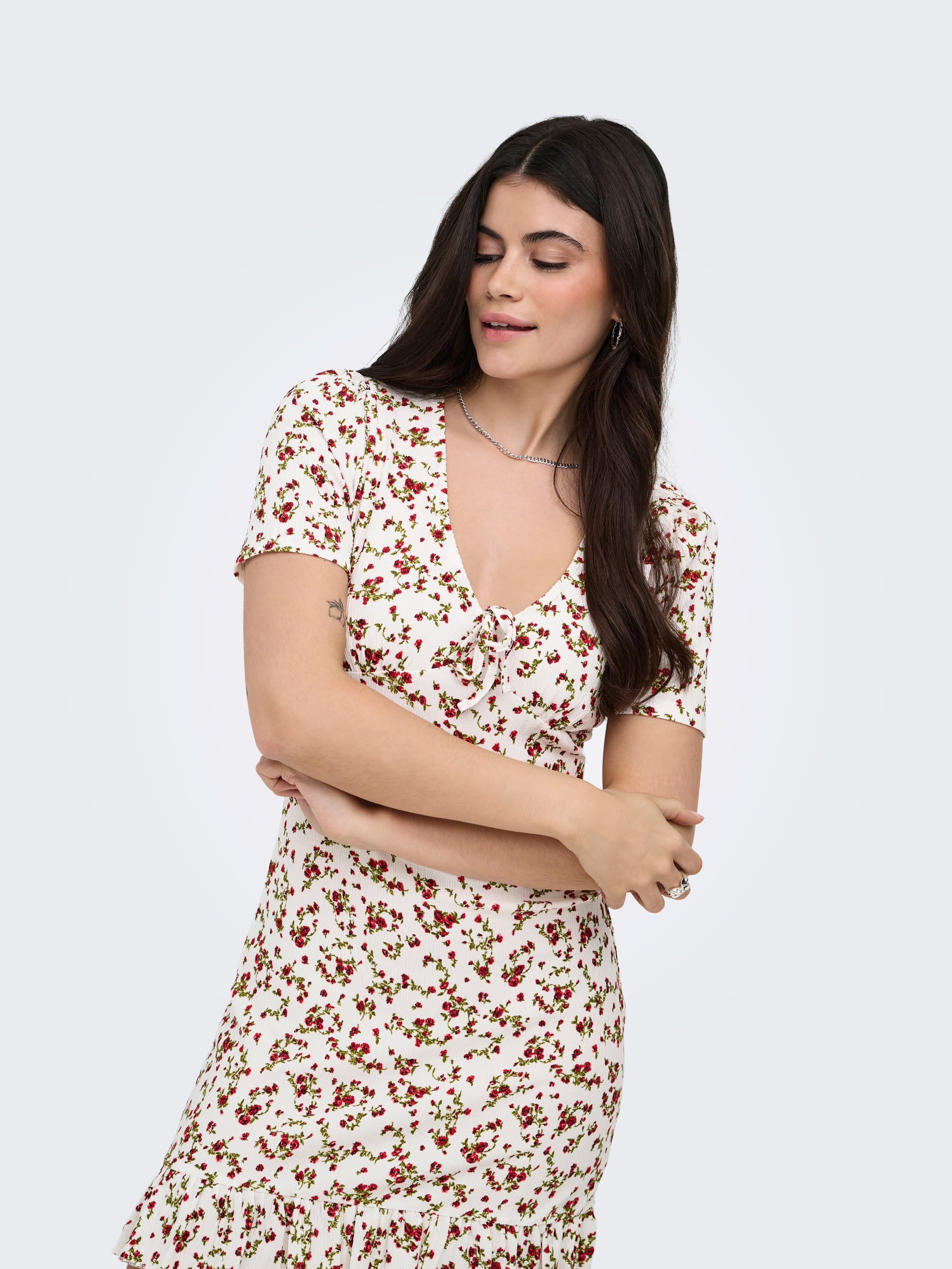 ONLY MOLLY S/S V-NECK DRESS
