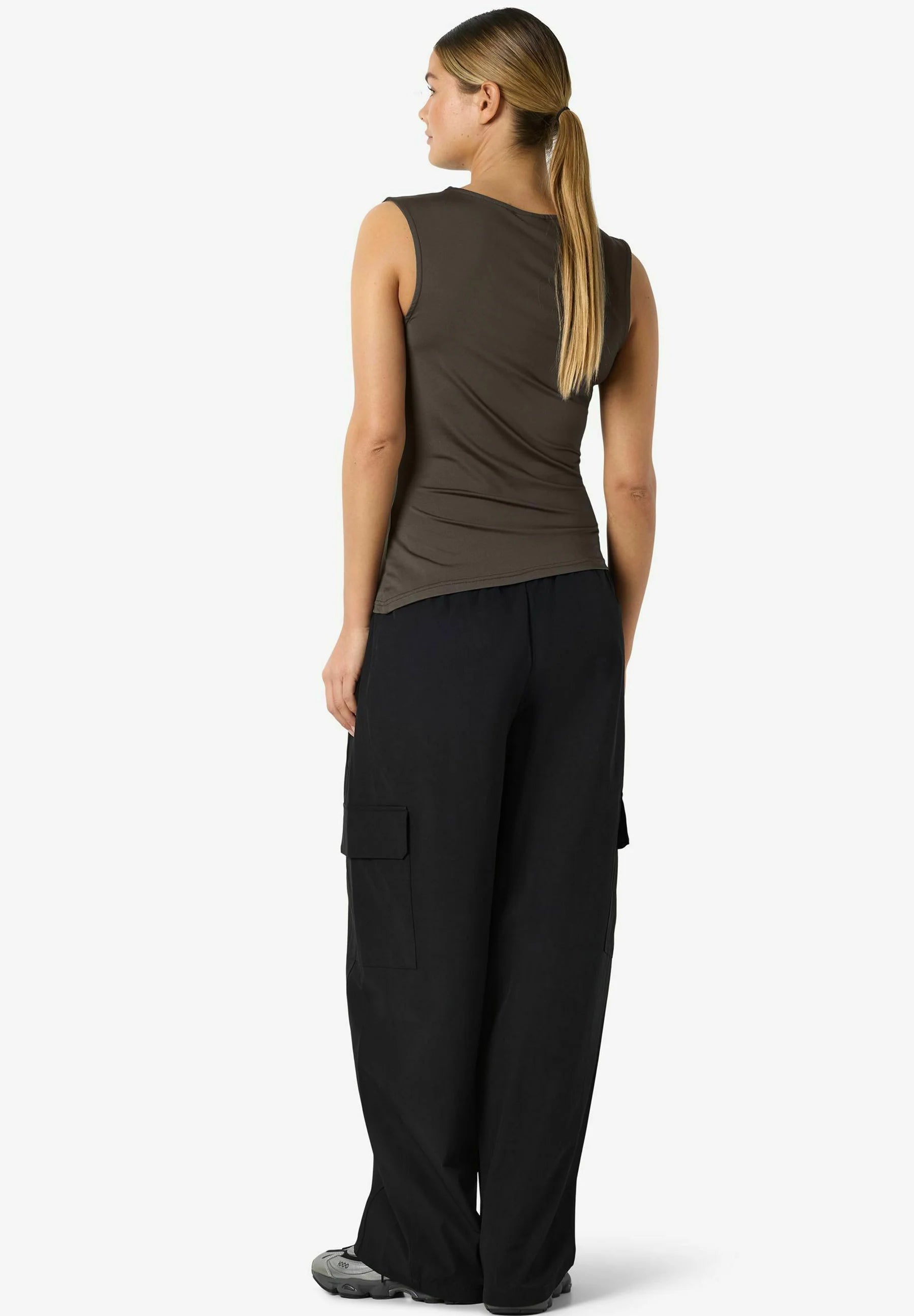 NOISY MAY VIKKA TOP S/L GATHERING TOP
