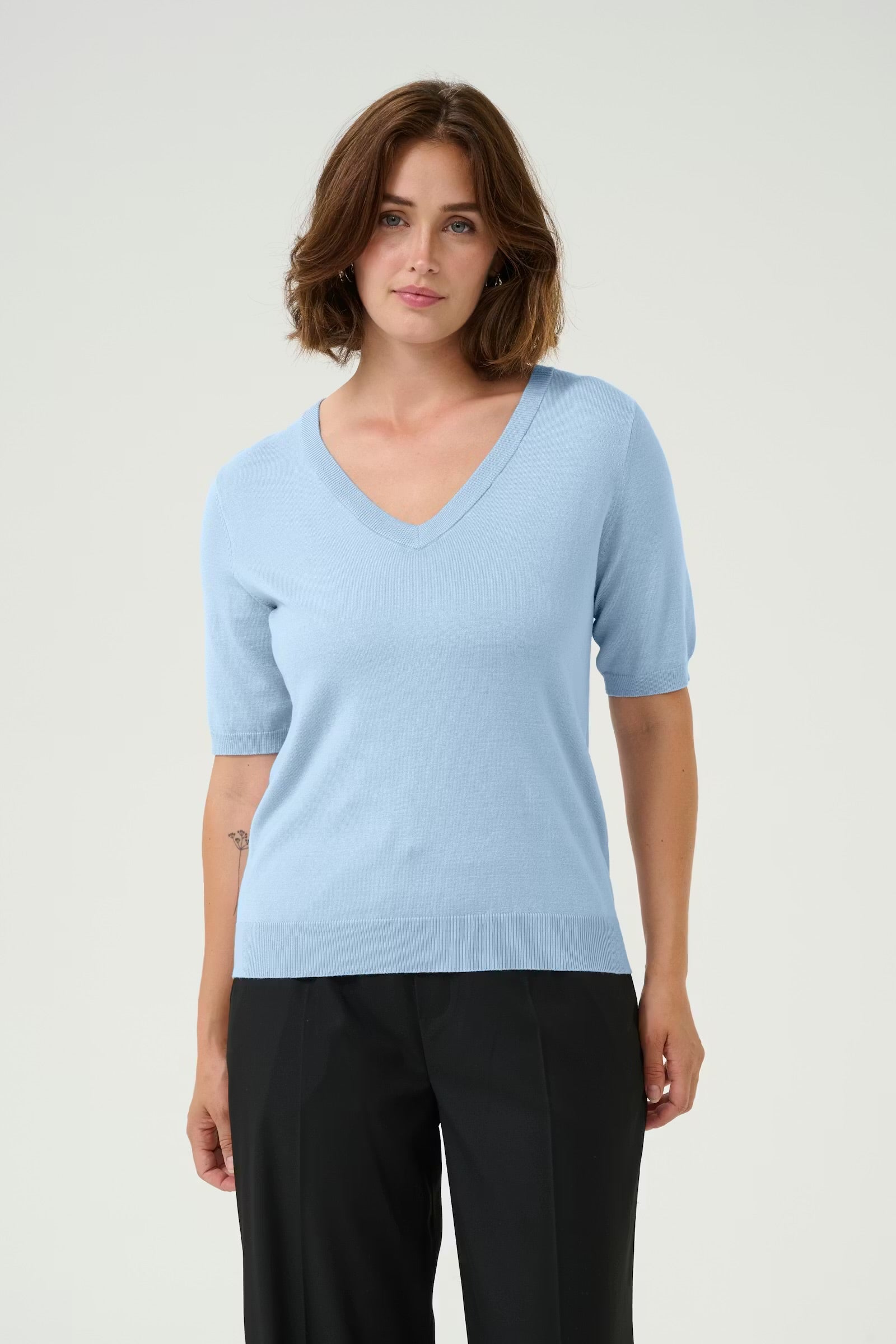 KAFFE LIZZA V-NECK PULLOVER