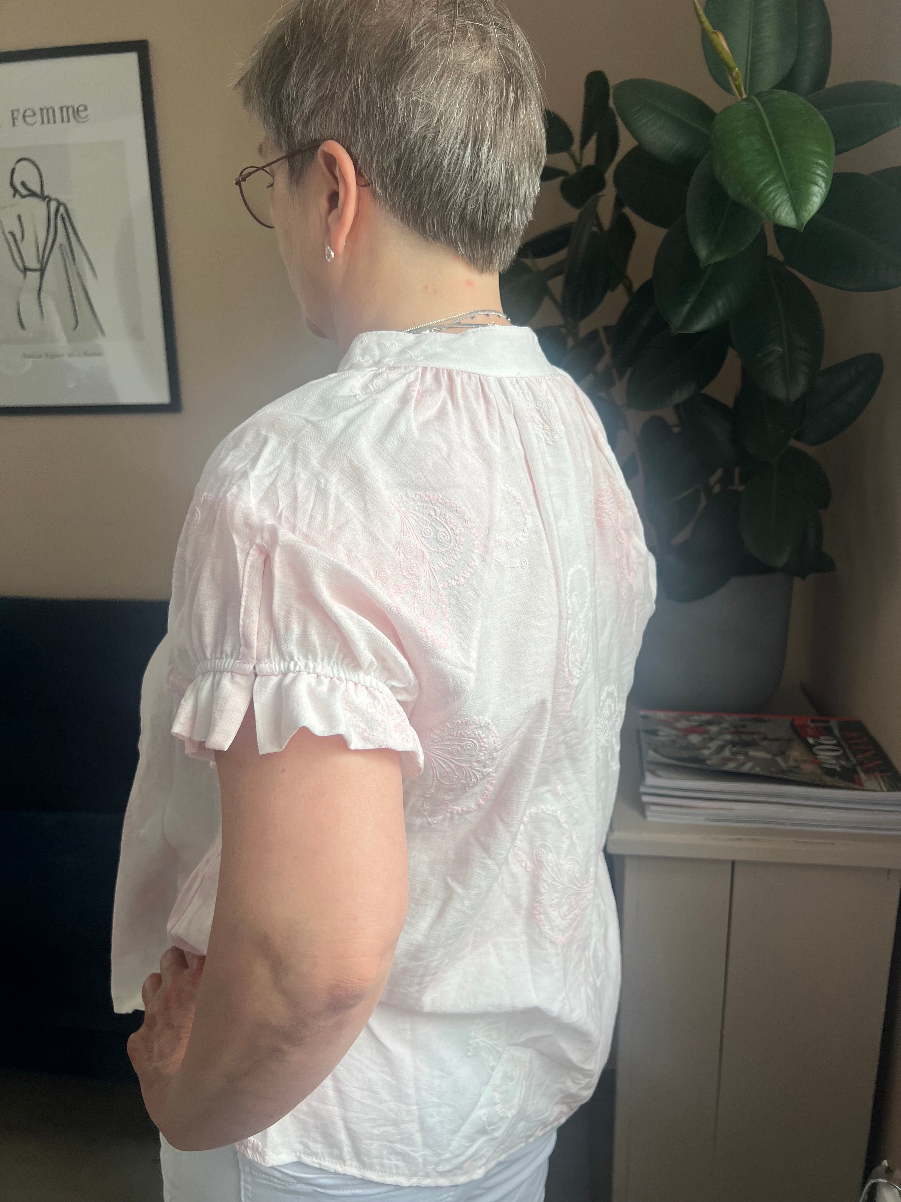 HOFFMANN V-NECK S/S BLOUSE