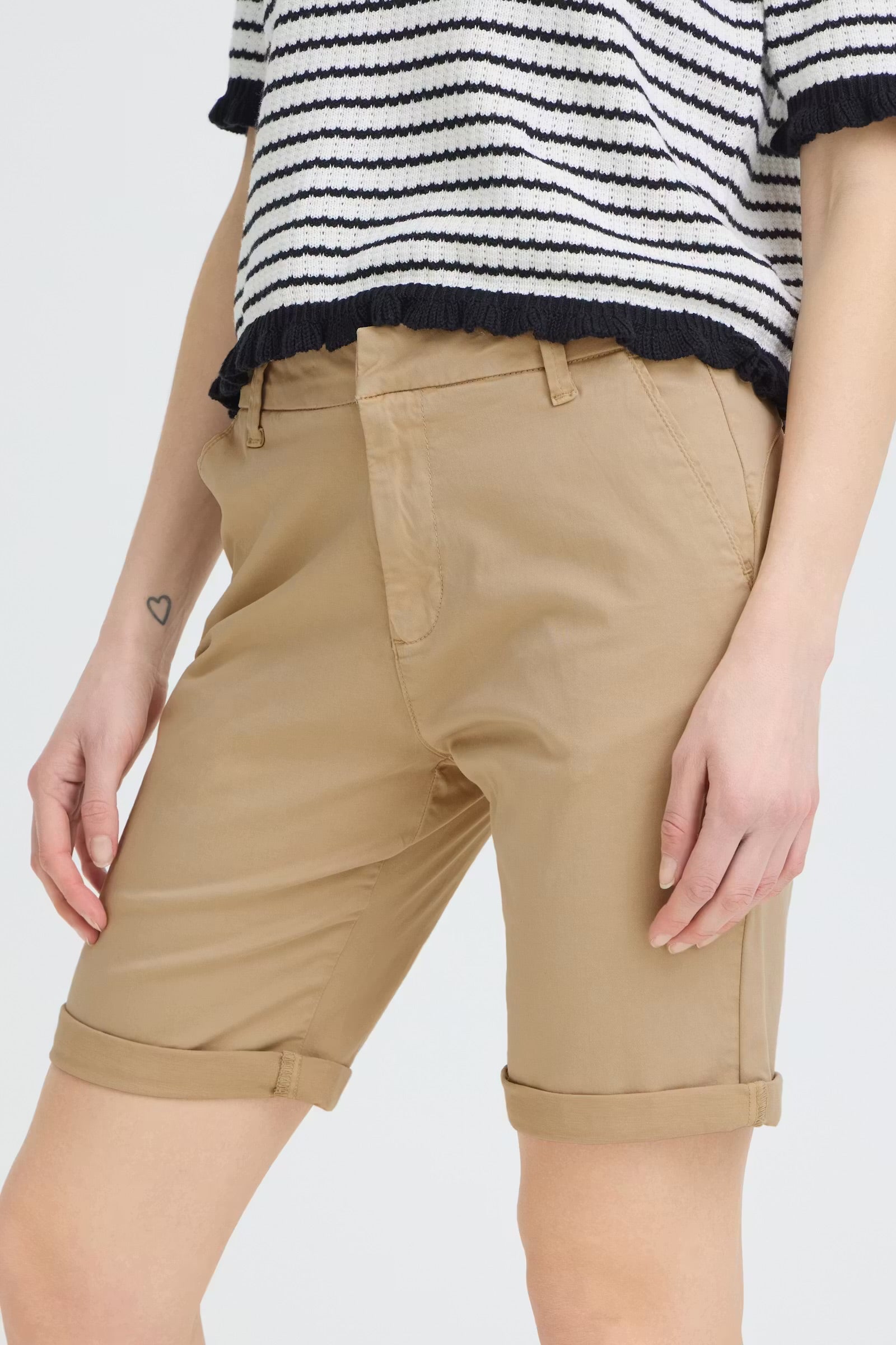 PULZ JEANS BONNIE CHINO SHORTS