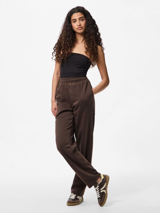 PIECES CHILLI HW STRAIGHT SWEAT PANTS - HOT FUDGE