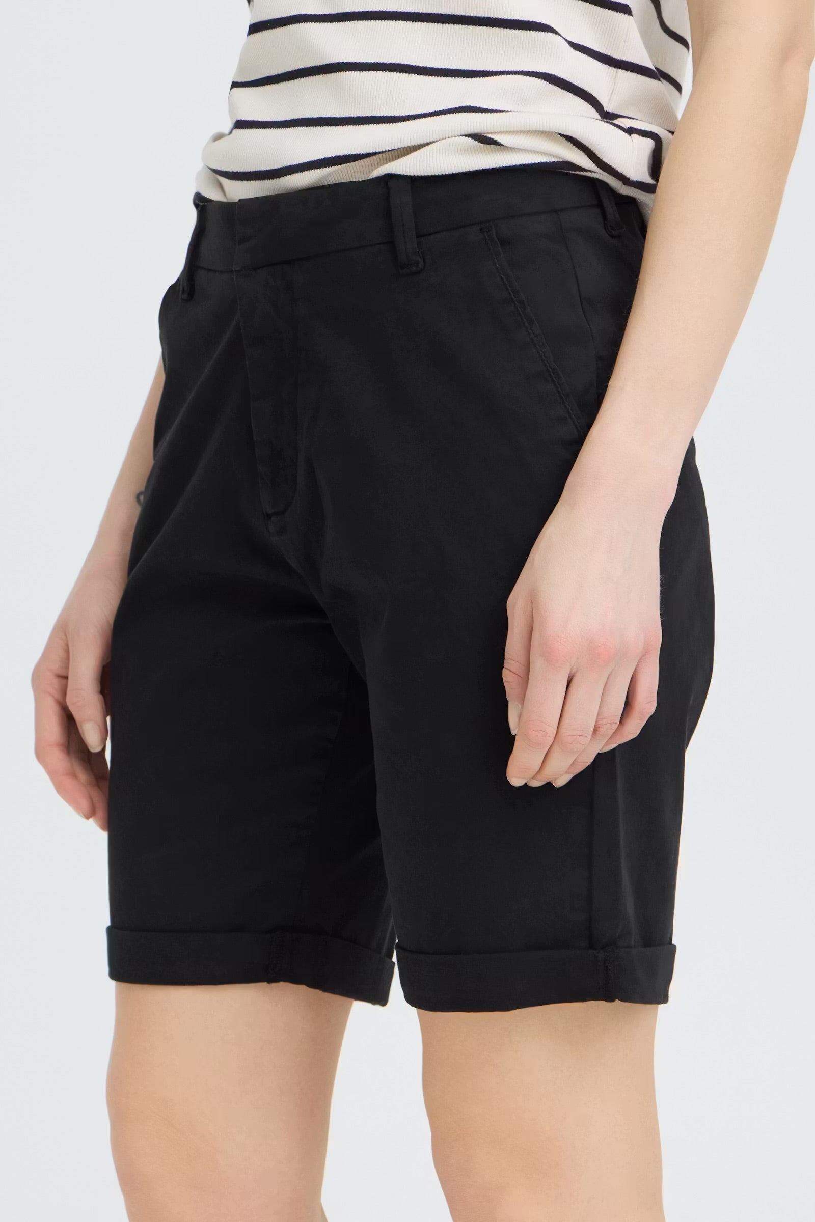 PULZ JEANS BONNIE CHINO SHORTS