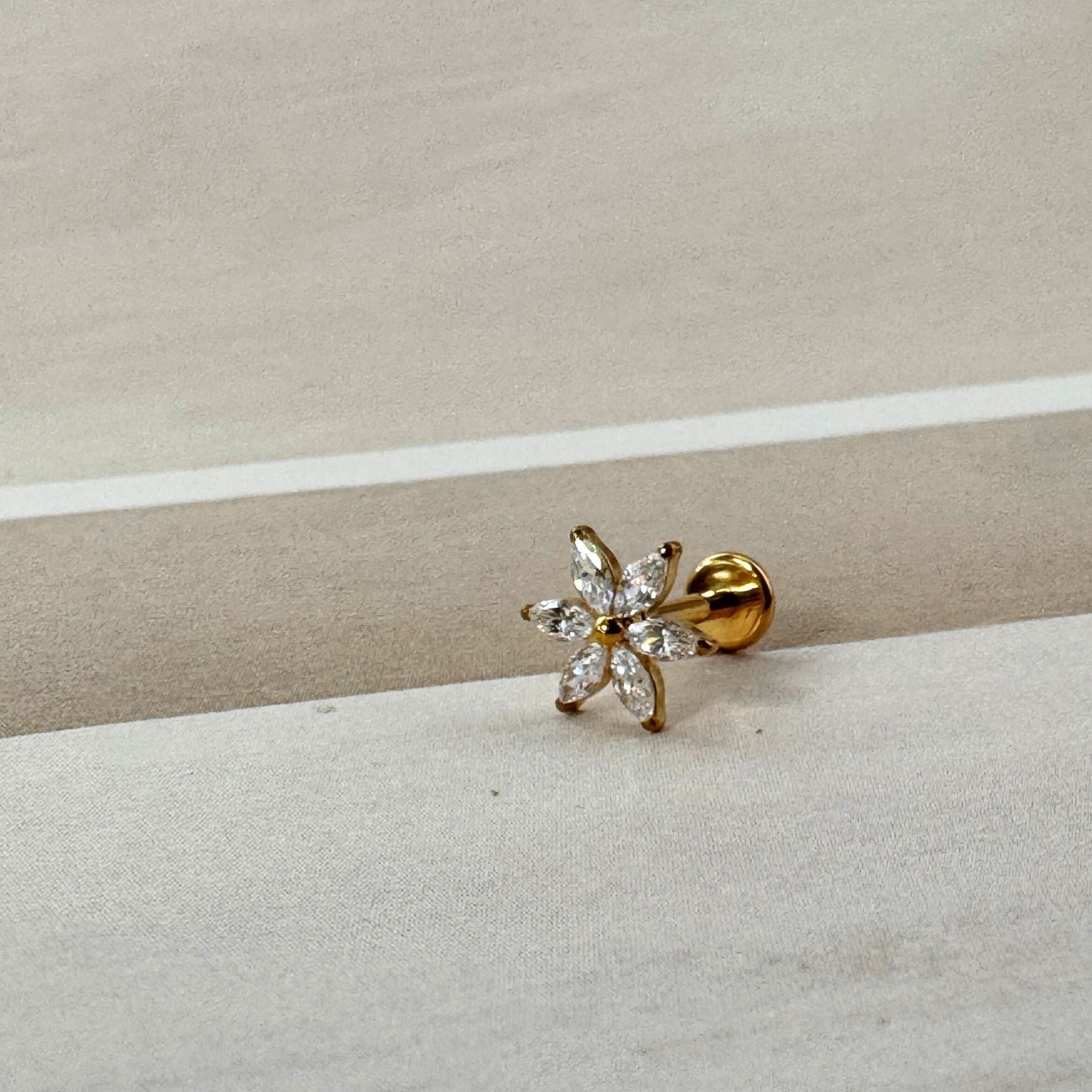 SISTIE 2ND FNUG HELIX