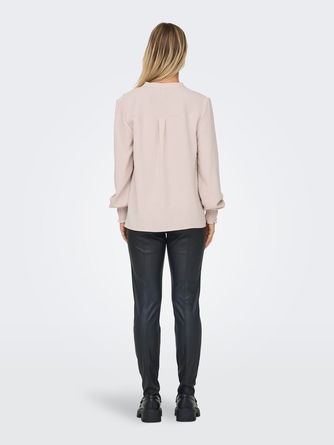 ONLY METTE V-NECK LS SMOCK TOP